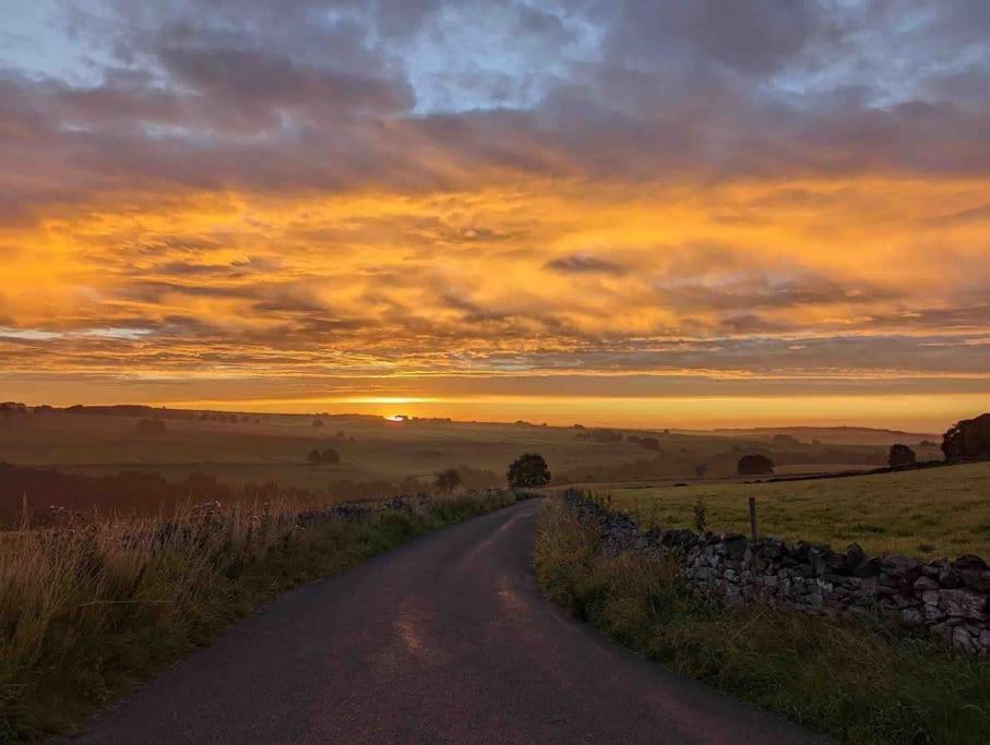 Gorgeous Cozy Cottage With A Heritage Feel, Walks, Pubs & Wood Burner Tideswell Eksteriør bilde