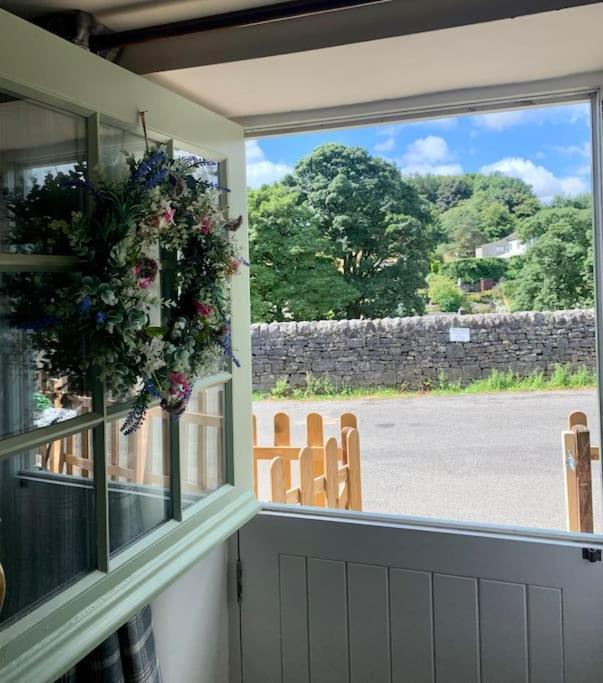 Gorgeous Cozy Cottage With A Heritage Feel, Walks, Pubs & Wood Burner Tideswell Eksteriør bilde